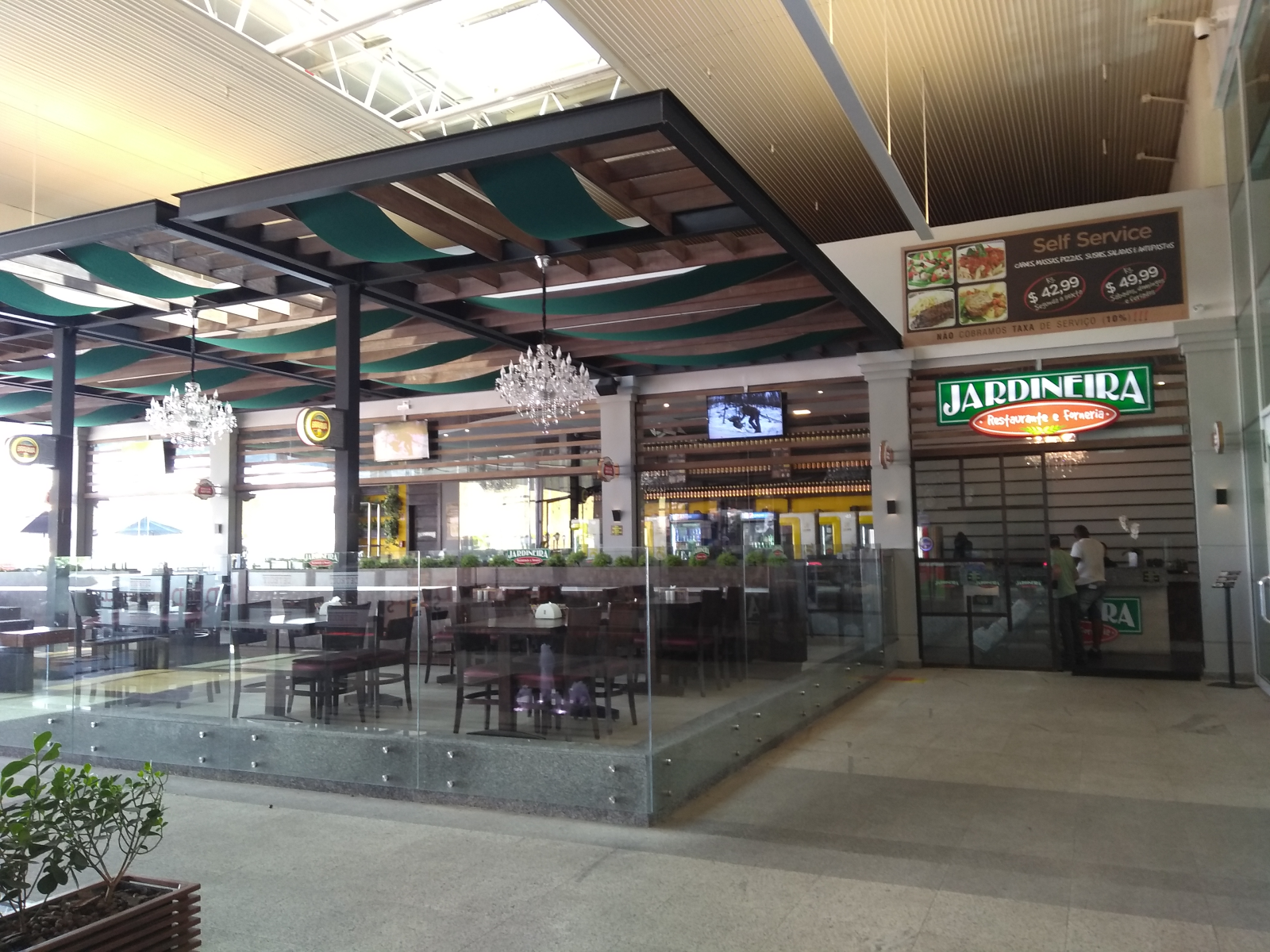 Restaurante Jardineira, projeto arquitetônico desenvolvido pelo escritório Natanael Ribeiro Arquiteto em Alfenas, MG.